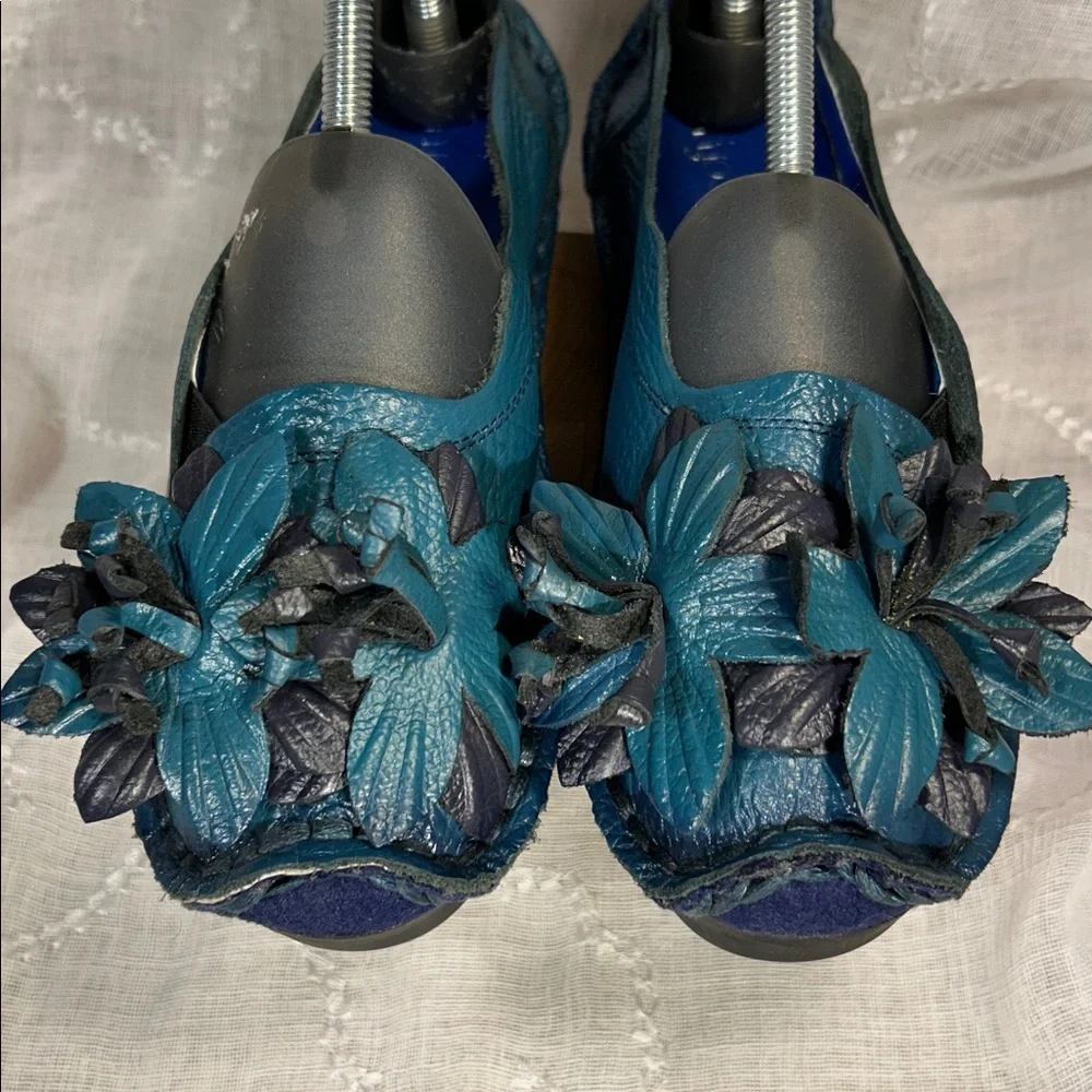 NWOT Eocofu leather flower slide in shoes
